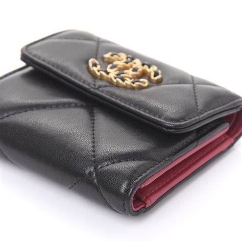 black wallet chanel